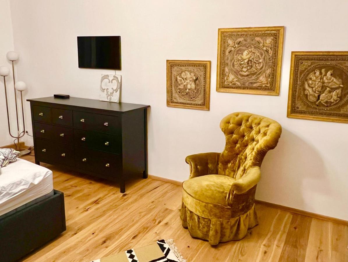 Vintage Design Apartments Wina Bagian luar foto