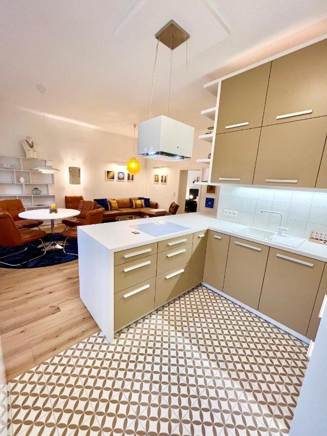 Vintage Design Apartments Wina Bagian luar foto