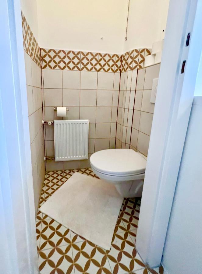 Vintage Design Apartments Wina Bagian luar foto