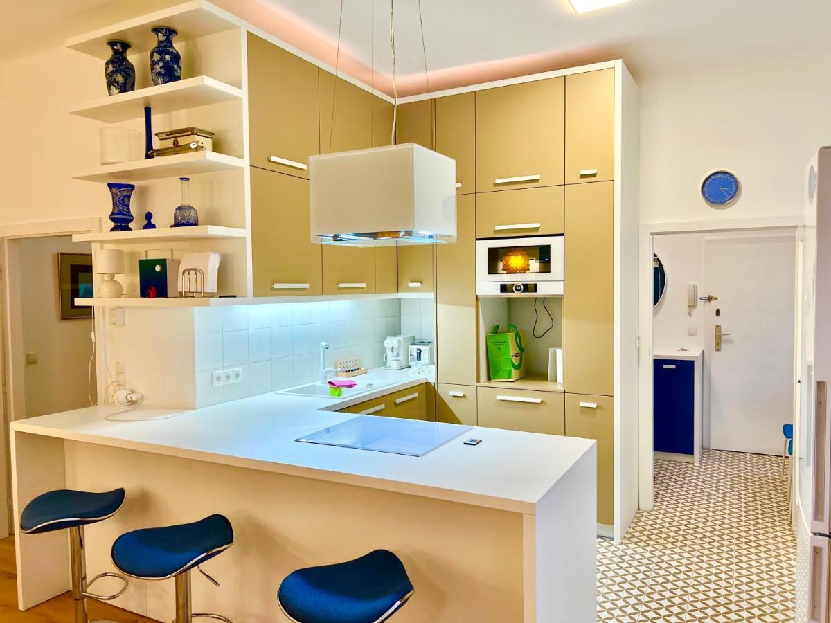Vintage Design Apartments Wina Bagian luar foto