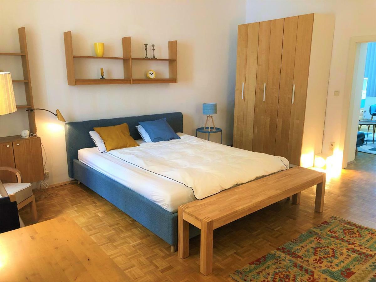 Vintage Design Apartments Wina Bagian luar foto