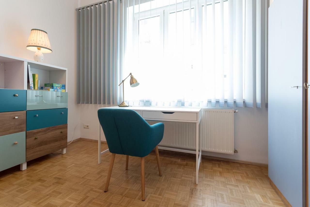 Vintage Design Apartments Wina Bagian luar foto