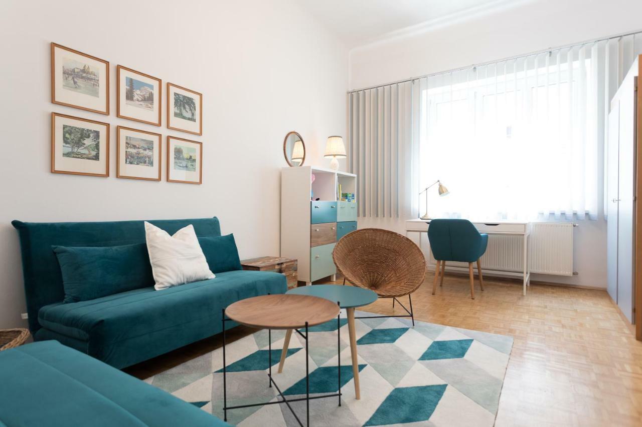 Vintage Design Apartments Wina Bagian luar foto